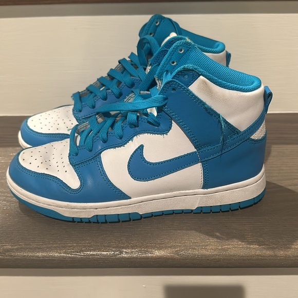 Laser Blue Nike Dunks - Picture 3 of 4